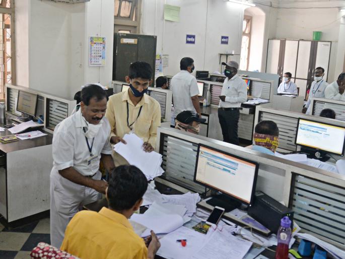 March 31 in treasury, planning and banks | कोषागार, नियोजन आणि बँकांमध्ये ३१ मार्चची धादंल March 31 in treasury, planning and banks | कोषागार, नियोजन आणि बँकांमध्ये ३१ मार्चची धादंल