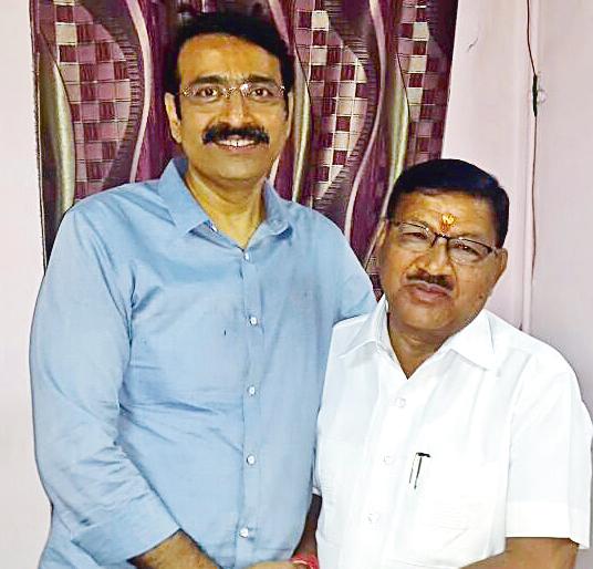 Triumauri hands in hand, beat Muttemwar and Thackeray | त्रिमूर्तींचे हातात हात, मुत्तेमवार-ठाकरेंवर मात  Triumauri hands in hand, beat Muttemwar and Thackeray | त्रिमूर्तींचे हातात हात, मुत्तेमवार-ठाकरेंवर मात