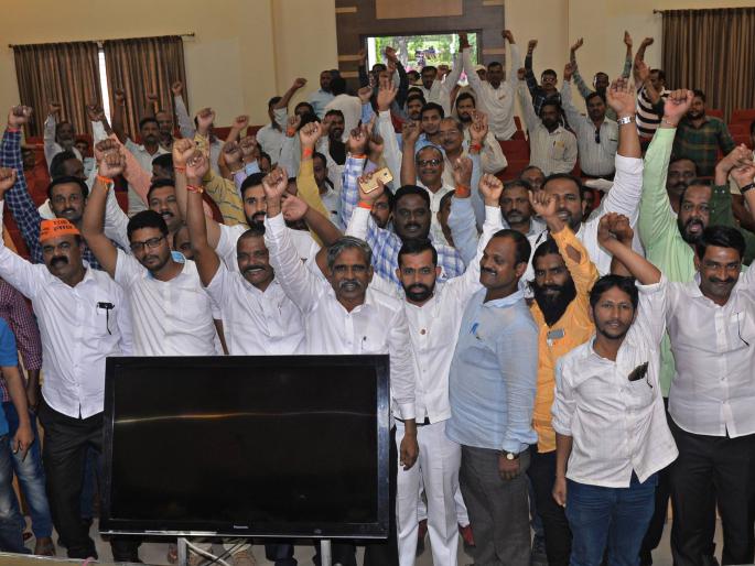 Maratha Reservation will be the Maratha Swabhiman train march in Mumbai; The determination of the gross Maratha community | Maratha Reservation : मुंबईतील ‘मराठा स्वाभिमान गाडी मार्च’ होणारच; सकल मराठा समाजाचा निर्धार Maratha Reservation will be the Maratha Swabhiman train march in Mumbai; The determination of the gross Maratha community | Maratha Reservation : मुंबईतील ‘मराठा स्वाभिमान गाडी मार्च’ होणारच; सकल मराठा समाजाचा निर्धार