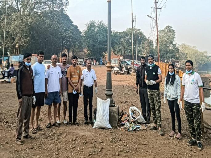 Kolhapur Earth Warriors has created a role model by conducting e waste collection and cleanliness campaign for the last three years | गुड न्यूज: देवदेवतांचे फोटो, ई-कचरा गोळा करण्याचे व्रत; ‘कोल्हापूर अर्थ वॉरियर्स’चा उपक्रम  Kolhapur Earth Warriors has created a role model by conducting e waste collection and cleanliness campaign for the last three years | गुड न्यूज: देवदेवतांचे फोटो, ई-कचरा गोळा करण्याचे व्रत; ‘कोल्हापूर अर्थ वॉरियर्स’चा उपक्रम