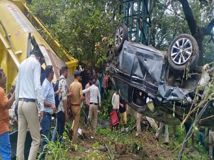 4 injured in collision between two vehicles on Ghodbunder Marg | घोडबंदर मार्गवर ट्रेलरने दोन वाहनांना दिलेल्या धडकेत ४ जखमी 4 injured in collision between two vehicles on Ghodbunder Marg | घोडबंदर मार्गवर ट्रेलरने दोन वाहनांना दिलेल्या धडकेत ४ जखमी