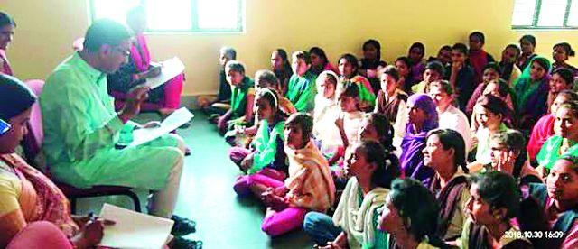 MLAs hostel polkhol | आमदारांनी केली वसतिगृहाची पोलखोल