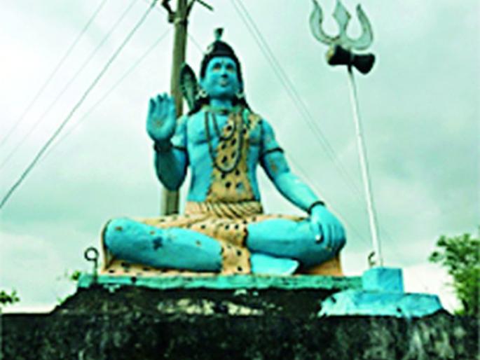 Lack of facilities at the crematorium | स्मशान घाटावर सुविधांचा अभाव Lack of facilities at the crematorium | स्मशान घाटावर सुविधांचा अभाव