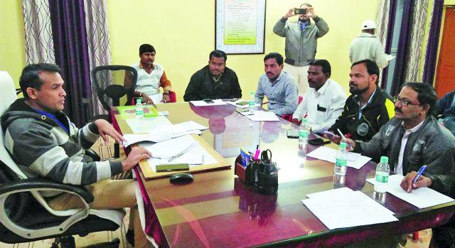 Demonstrations will be conducted at 147 polling booths | १४७ मतदान केंद्रांवर होणार मतदानाचे प्रात्यक्षिक Demonstrations will be conducted at 147 polling booths | १४७ मतदान केंद्रांवर होणार मतदानाचे प्रात्यक्षिक