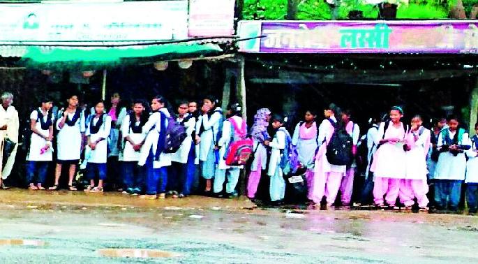 When will Adiala get a passenger shelter? | अड्याळला प्रवासी निवारा मिळणार केव्हा ? When will Adiala get a passenger shelter? | अड्याळला प्रवासी निवारा मिळणार केव्हा ?