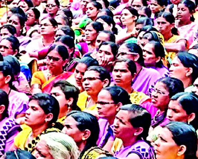 The honor of the anganwadi will be worthless | अंगणवाडीतार्इंच्या मानधनाचा तिढा सुटणार The honor of the anganwadi will be worthless | अंगणवाडीतार्इंच्या मानधनाचा तिढा सुटणार