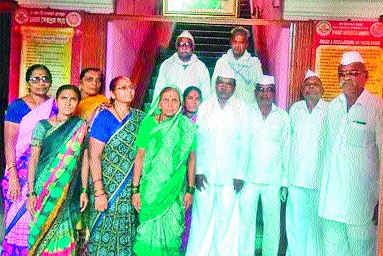 2 moonlight devotees in Kolkata | चांदवडचे १३ भाविक कोलकात्यात