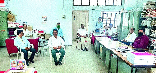 Shocked at the CIDCO Departmental Office | सिडको विभागीय कार्यालयात शुकशुकाट Shocked at the CIDCO Departmental Office | सिडको विभागीय कार्यालयात शुकशुकाट