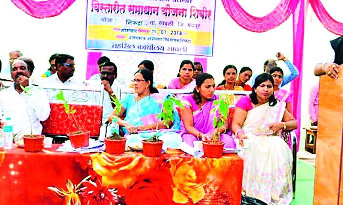 Take into account the grievances of villagers | ग्रामस्थांच्या तक्रारींची दखल घ्या Take into account the grievances of villagers | ग्रामस्थांच्या तक्रारींची दखल घ्या