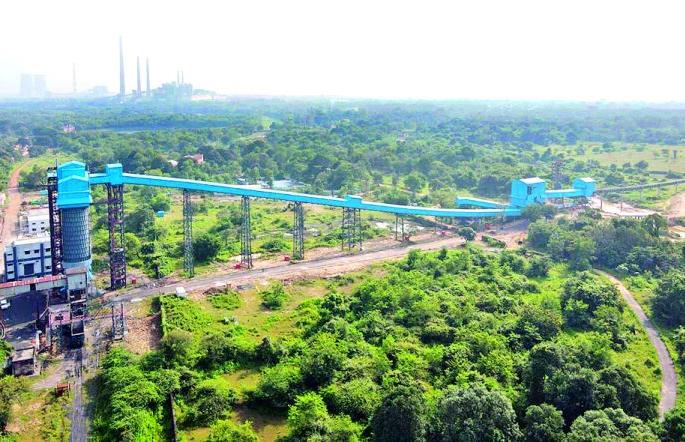 Coal conveyor pipe footing for environmentally friendly power generation | पर्यावरणपूरक वीज निर्मितीसाठी कोळशाला कन्व्हेअर पाईपची पायघडी Coal conveyor pipe footing for environmentally friendly power generation | पर्यावरणपूरक वीज निर्मितीसाठी कोळशाला कन्व्हेअर पाईपची पायघडी