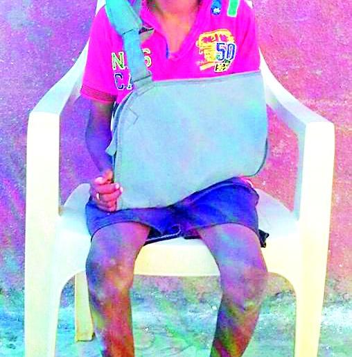 The injured student was kept in the school for three hours | जखमी विद्यार्थ्याला तीन तास शाळेतच ठेवले