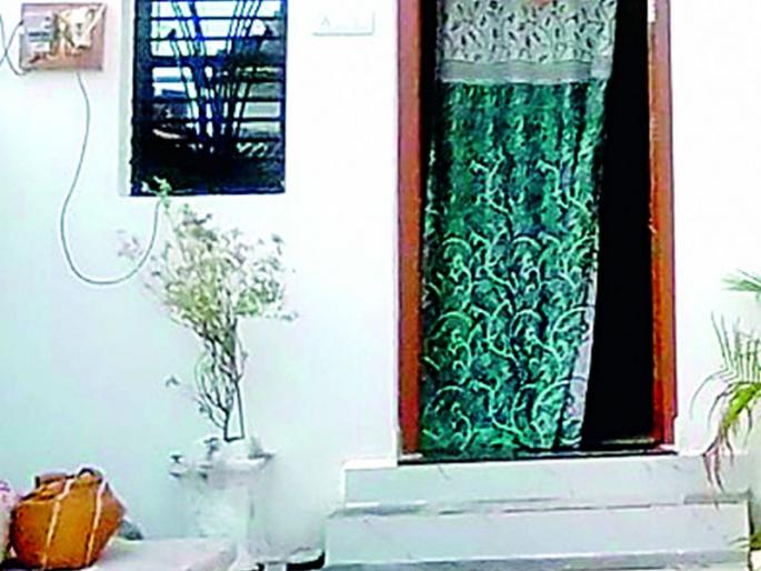 Sir, the house was built with usanwar money! | साहेब, उसनवार पैसे घेऊन बांधले हो घरकूल ! Sir, the house was built with usanwar money! | साहेब, उसनवार पैसे घेऊन बांधले हो घरकूल !