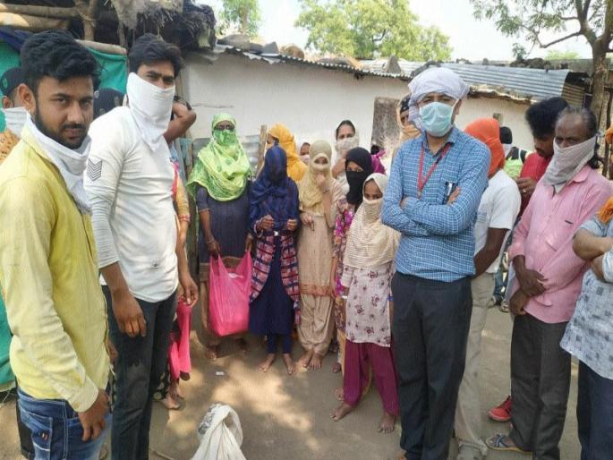 Time to apply for a hankering on 5 bones | जामठीत अडकलेल्या वºहाडींवर आली भिक मागण्याची वेळ