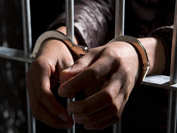 Milk seller sentenced to rigorous imprisonment with fine in case of molestation | दूध विक्रेत्यास ठोठावला दंडासह सश्रम कारावास