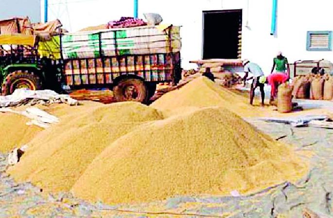 Avoid commissioning for seventeen years | सतरा वर्षापासून कमिशन देण्यास टाळाटाळ