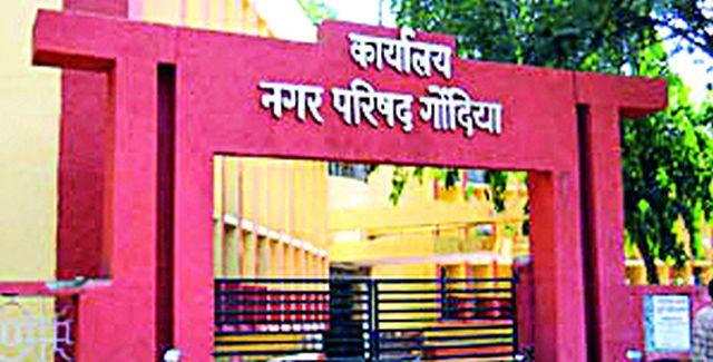 Disturbation of 2,000 Ku trades in the city | शहरातील २ हजार कु त्र्यांचे निर्बिजीकरण Disturbation of 2,000 Ku trades in the city | शहरातील २ हजार कु त्र्यांचे निर्बिजीकरण