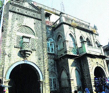 Healthcare administration | आरोग्यप्रश्नी प्रशासन धारेवर Healthcare administration | आरोग्यप्रश्नी प्रशासन धारेवर