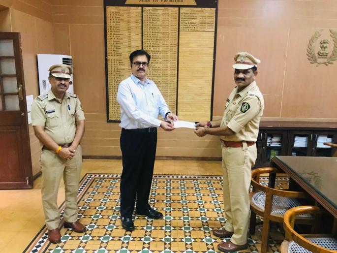 Government aid funds from prison inmates | नाशिकरोड कारागृहातील कैद्यांकडून शासनास मदत निधी Government aid funds from prison inmates | नाशिकरोड कारागृहातील कैद्यांकडून शासनास मदत निधी