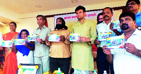 Kagalakar support for Kadubai Kharat's house | कडुबाई खरात यांच्या घरासाठी कागलकरांचा आधार Kagalakar support for Kadubai Kharat's house | कडुबाई खरात यांच्या घरासाठी कागलकरांचा आधार