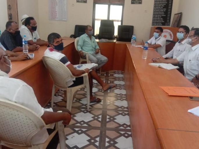 Strict restrictions in Deola taluka now | देवळा तालुक्यात आता कडक निर्बंध Strict restrictions in Deola taluka now | देवळा तालुक्यात आता कडक निर्बंध