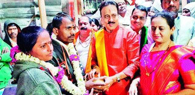 Should the decision be taken by the army soon: Mahajan | युतीचा निर्णय सेनेने लवकर घ्यावा : महाजन