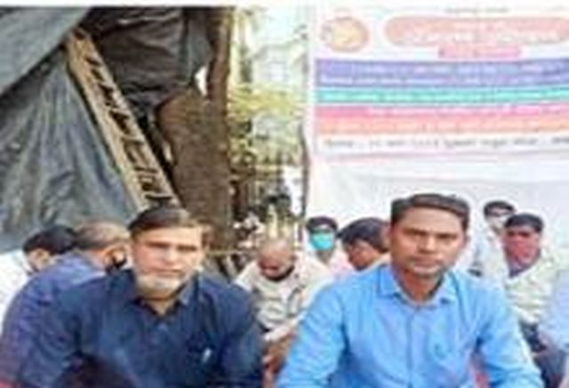 Participation of Malegaon teachers in the agitation in Mumbai | मुंबईतील आंदोलनात मालेगावच्या शिक्षकांचा सहभाग Participation of Malegaon teachers in the agitation in Mumbai | मुंबईतील आंदोलनात मालेगावच्या शिक्षकांचा सहभाग