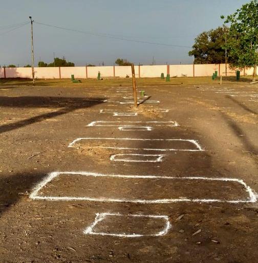 Corona hits the bull market at the bottom | तळोद्यातील बैल बाजाराला कोरोनाचा फटका Corona hits the bull market at the bottom | तळोद्यातील बैल बाजाराला कोरोनाचा फटका