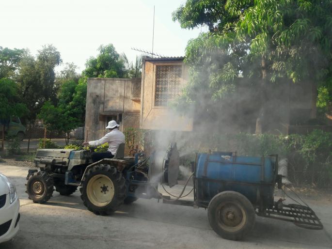 Niphad a hard logdown for another day in a row | निफाडला सलग दुसर्या दिवशी कडकडीत लॉगडाऊन Niphad a hard logdown for another day in a row | निफाडला सलग दुसर्या दिवशी कडकडीत लॉगडाऊन