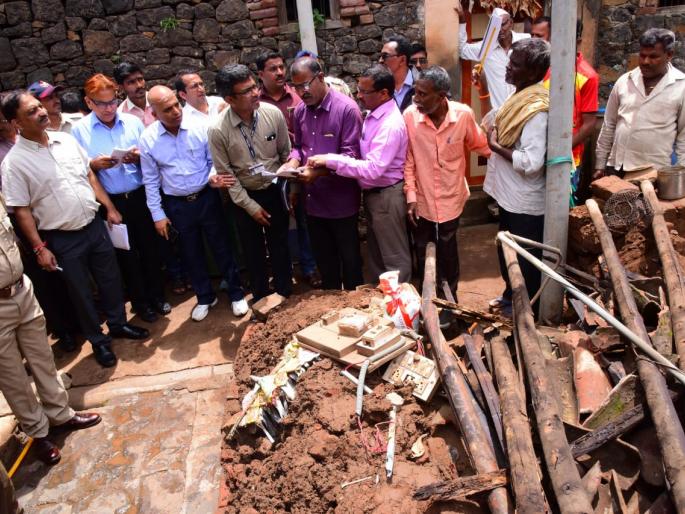 Panchanam completed over 3 thousand in the limits of the municipality | महापालिका हद्दीत १० हजारांवर पंचनामे पूर्ण Panchanam completed over 3 thousand in the limits of the municipality | महापालिका हद्दीत १० हजारांवर पंचनामे पूर्ण