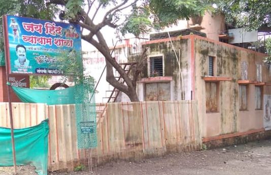 Free accommodation by Jayhind School for relatives of positive patients | पॉझिटिव्ह रुग्णांच्या नातेवाईकांसाठी जयहिंद शाळेतर्फे मोफत निवास व्यवस्था