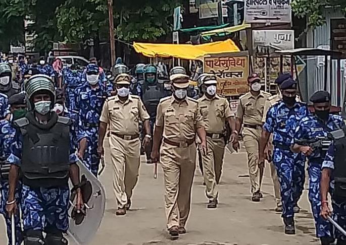 Raver's procession on the occasion of Ganeshotsav and Moharram | रावेरला गणेशोत्सव व मोहर्रमनिमित्त पथसंचलन Raver's procession on the occasion of Ganeshotsav and Moharram | रावेरला गणेशोत्सव व मोहर्रमनिमित्त पथसंचलन