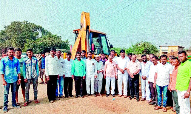 The field is open from the Maharaja's mission | महाराजस्व अभियानातून शेतरस्ता खुला The field is open from the Maharaja's mission | महाराजस्व अभियानातून शेतरस्ता खुला