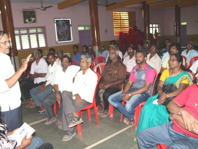 Sindhudurg: Unemployment Crisis on Sculptors, Predictable Plaster of Paris | सिंधुदुर्ग : मूर्तिकारांवर बेरोजगारीचे संकट, प्लास्टर आॅफ पॅरिसचा दुष्परिणाम Sindhudurg: Unemployment Crisis on Sculptors, Predictable Plaster of Paris | सिंधुदुर्ग : मूर्तिकारांवर बेरोजगारीचे संकट, प्लास्टर आॅफ पॅरिसचा दुष्परिणाम