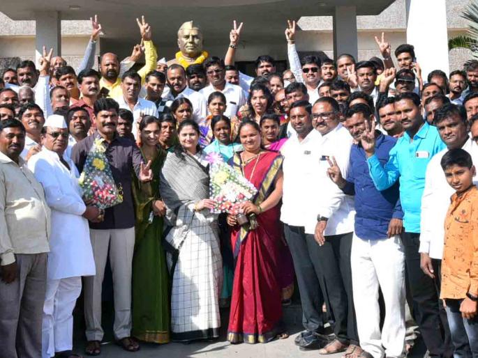 Sinnar: Shiv Sena's Shobha Burke unopposed as chairman | सिन्नर : सभापतिपदी शिवेसेनेच्या शोभा बर्के बिनविरोध Sinnar: Shiv Sena's Shobha Burke unopposed as chairman | सिन्नर : सभापतिपदी शिवेसेनेच्या शोभा बर्के बिनविरोध