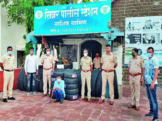 Embezzlement of tires; Container driver arrested | टायर्सचा अपहार; कंटनेर चालकास अटक Embezzlement of tires; Container driver arrested | टायर्सचा अपहार; कंटनेर चालकास अटक