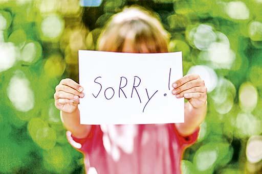 why forward message? speak up, say sorry | फॉरवर्ड मेसेजच्या ढकलगाडीत आपल्या कुणाशी बोलायचं राहून गेलंय का?