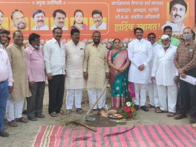 On the occasion of Bhumi Pujan of development work ... also a warm welcome in the cemetery | निमित्त विकास कामाच्या भूमिपूजनाचे... स्मशानातही फलक हार्दिक स्वागताचे On the occasion of Bhumi Pujan of development work ... also a warm welcome in the cemetery | निमित्त विकास कामाच्या भूमिपूजनाचे... स्मशानातही फलक हार्दिक स्वागताचे