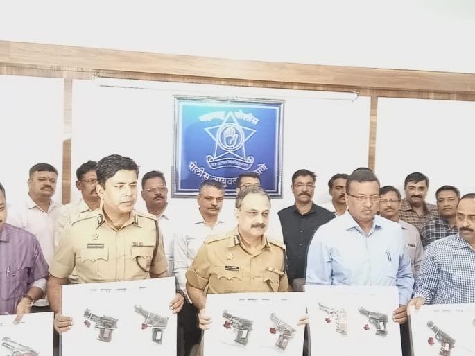 Arms traffickers arrested in Amravati: 10 pistol capture | शस्त्रास्त्र तस्करी करणाऱ्या दोघांना अमरावतीमधून अटक: १० पिस्टल हस्तगत Arms traffickers arrested in Amravati: 10 pistol capture | शस्त्रास्त्र तस्करी करणाऱ्या दोघांना अमरावतीमधून अटक: १० पिस्टल हस्तगत