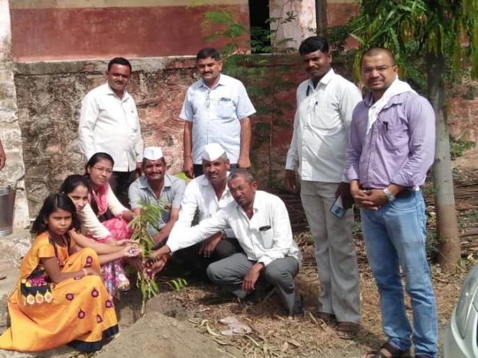 Plantation by Nehru Youth Center | नेहरू युवा केंद्रातर्फे वृक्षारोपण