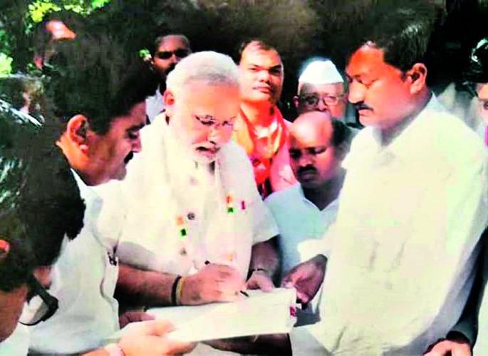 Curiosity to visit Ashram Gram Sevagram | Lok Sabha Election 2019; मोदींच्या सेवाग्राम आश्रम भेटीबाबत उत्सुकता Curiosity to visit Ashram Gram Sevagram | Lok Sabha Election 2019; मोदींच्या सेवाग्राम आश्रम भेटीबाबत उत्सुकता