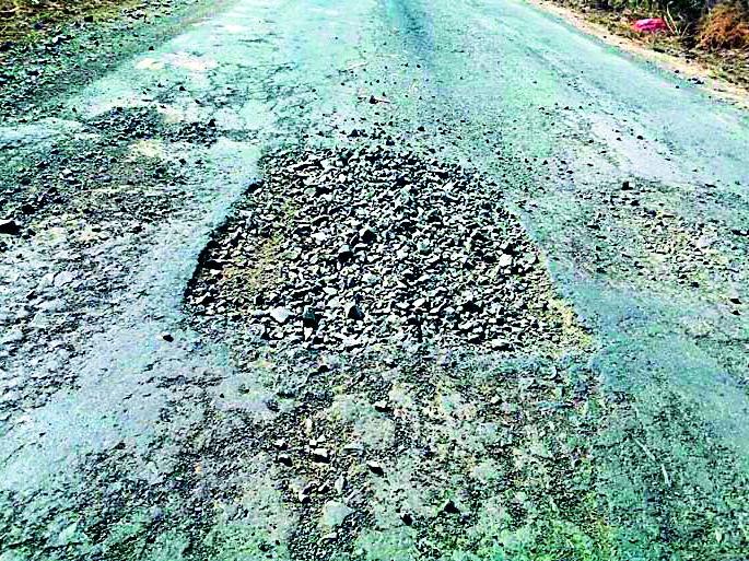 Chief Minister Gram Sadak Yojna 'Show Peace' | मुख्यमंत्री ग्रामसडक योजना ‘शो पीस’ Chief Minister Gram Sadak Yojna 'Show Peace' | मुख्यमंत्री ग्रामसडक योजना ‘शो पीस’