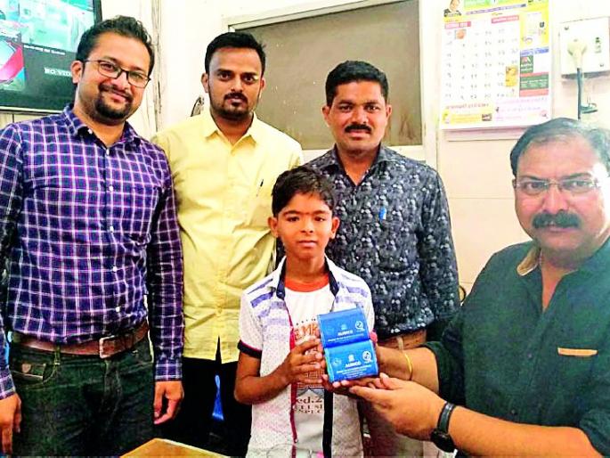 7,183 students with support | ७,१८३ चिमुकल्यांसह विद्यार्थ्यांना मिळाला आधार 7,183 students with support | ७,१८३ चिमुकल्यांसह विद्यार्थ्यांना मिळाला आधार