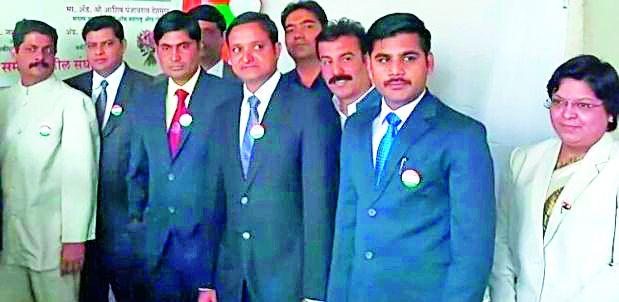 Inauguration of Typist Computer Class for the first time in the state of Pusad | पुसद येथे राज्यातील पहिल्या बार टायपिस्ट संगणक कक्षाचे उद्घाटन