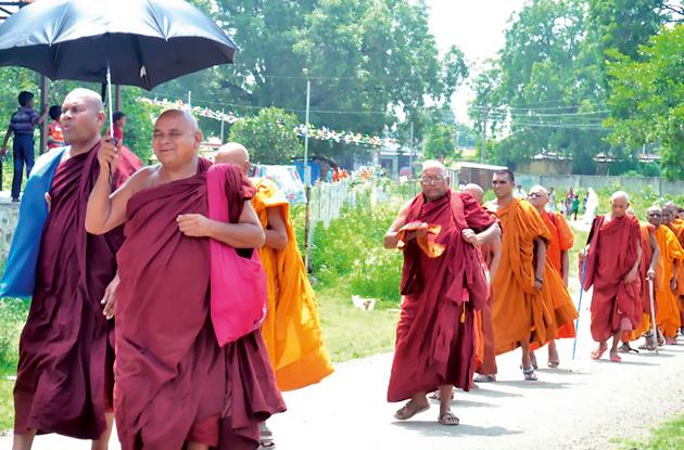 Mahavandana and Tommadasena by Bhikkhu Sangh | भिक्खू संघातर्फे महावंदना व धम्मदेसना Mahavandana and Tommadasena by Bhikkhu Sangh | भिक्खू संघातर्फे महावंदना व धम्मदेसना