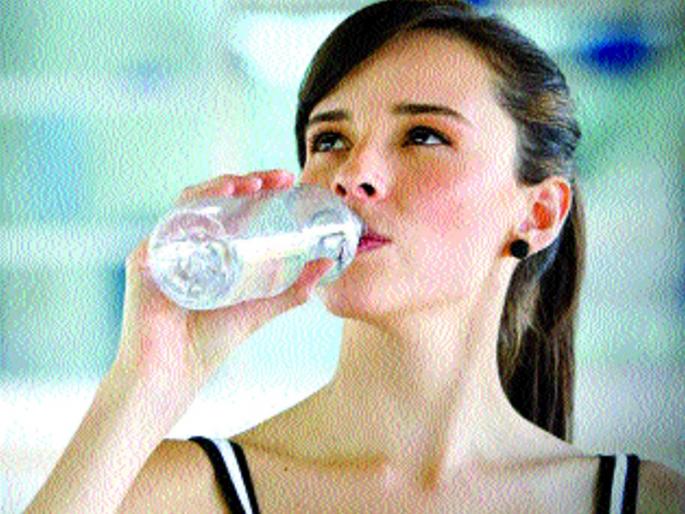 Every week's stomach gets two thousand plastic pieces | प्रत्येकाच्या पोटात आठवड्याला जातात दोन हजार प्लॅस्टिकचे तुकडे Every week's stomach gets two thousand plastic pieces | प्रत्येकाच्या पोटात आठवड्याला जातात दोन हजार प्लॅस्टिकचे तुकडे