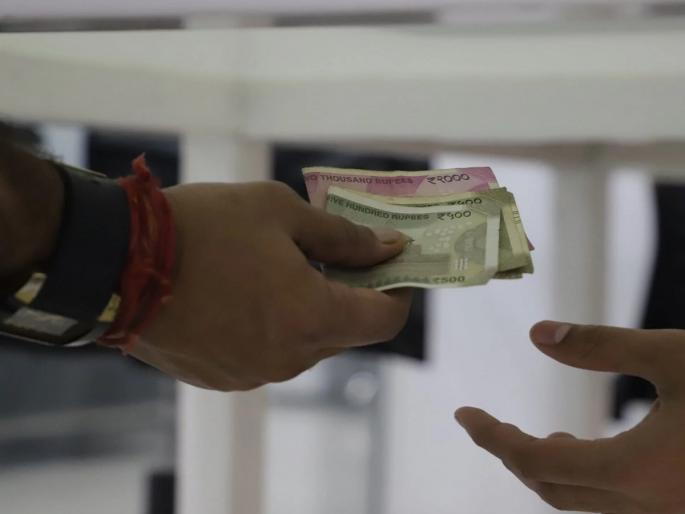 Primary education officer of Nandurbar caught in the net while accepting bribe of 50 thousand | नंदुरबारचे प्राथमिक शिक्षणाधिकारी ५० हजाराची लाच घेतांना जाळ्यात Primary education officer of Nandurbar caught in the net while accepting bribe of 50 thousand | नंदुरबारचे प्राथमिक शिक्षणाधिकारी ५० हजाराची लाच घेतांना जाळ्यात