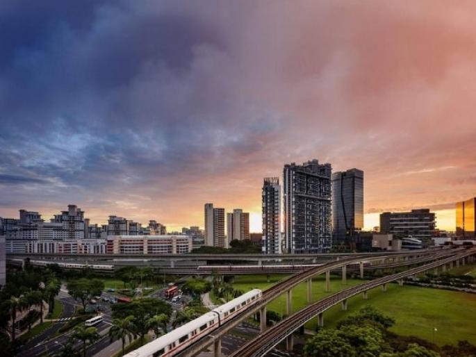 City to Suburbs: The Pune-Solapur highway opened the doors to subsidiary cities | शहर ते उपनगर : पुणे-सोलापूर महामार्गामुळे अनुषंगी शहरांची दारे खुली