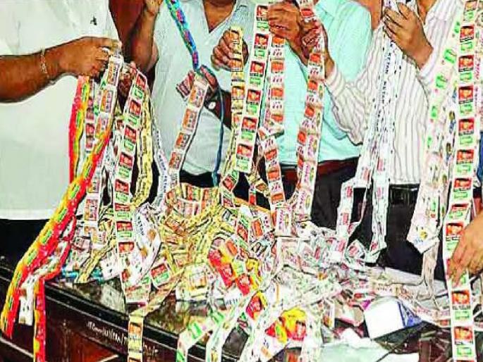 Crime branch seized Gutkha worth one crore | गुन्हे शाखेकडून एक कोटींचा गुटखा जप्त Crime branch seized Gutkha worth one crore | गुन्हे शाखेकडून एक कोटींचा गुटखा जप्त
