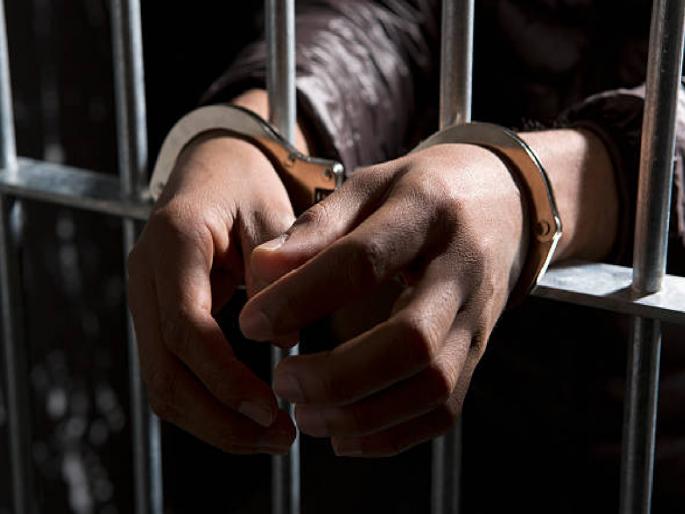 A woman was gang-raped at knifepoint | चाकूचा धाक दाखवून महिलेवर सामूहिक बलात्कार A woman was gang-raped at knifepoint | चाकूचा धाक दाखवून महिलेवर सामूहिक बलात्कार