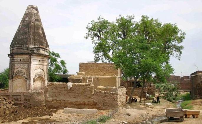 Mother's Day Special; There is a 'Mother's Temple' in every village in this region! | मदर्स डे स्पेशल; 'या' प्रदेशात गावोगावी आहे 'आईचे देऊळ'! Mother's Day Special; There is a 'Mother's Temple' in every village in this region! | मदर्स डे स्पेशल; 'या' प्रदेशात गावोगावी आहे 'आईचे देऊळ'!